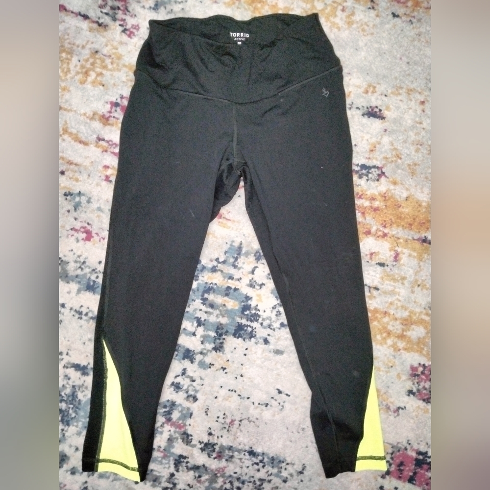 COPY - Lime green & black active crop leggings by Torrid Active size 00 10 in w…